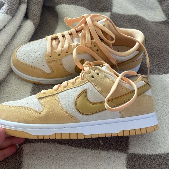 Nike Dunks - Picture 3 of 7